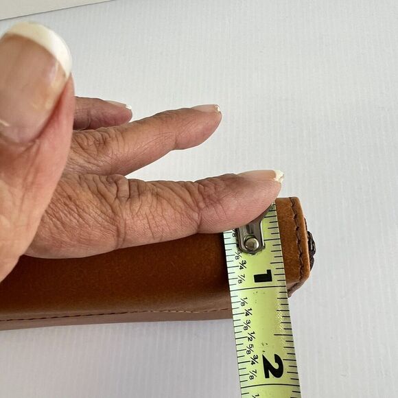 Montana Hudson Zip Around Leather Brown Wallet Coin Zip Credit Card Slots Large - Picture 11 of 12